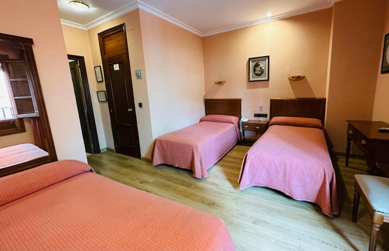 Hotel Los Castanos Aracena Exteriör bild